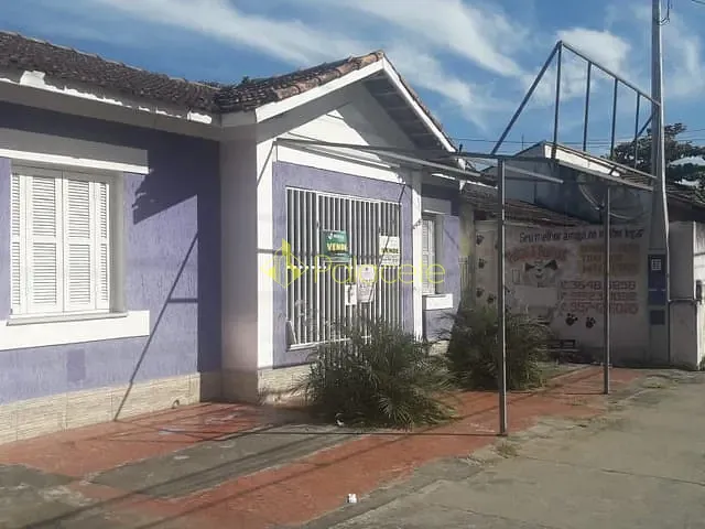 Casa com 347m² 3 quartos e 2 banheiros, à venda, no bairro Centro em Pindamonhangaba
