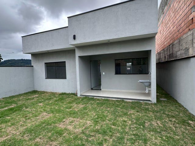 Casa com 200m² 2 quartos e 1 banheiro, à venda, no bairro Sierra em Extrema
