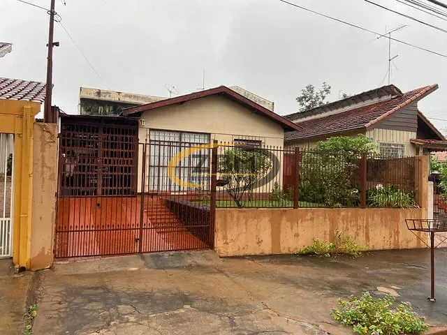 Casa com 250m² 4 quartos e 3 banheiros, à venda, no bairro Shangri-lá em Londrina