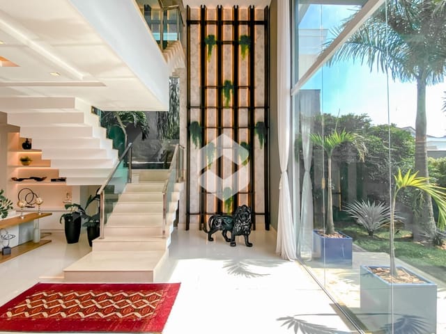 Casa com 600m² 6 quartos e 8 banheiros, à venda ou para alugar, no bairro Barra da Tijuca em Rio de Janeiro