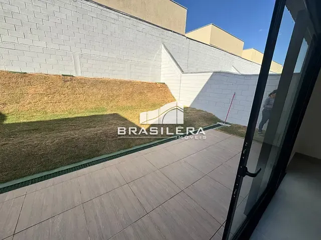 Casa 4 quartos e 5 banheiros, à venda, no bairro Conjunto Residencial Storil em Aparecida de Goiânia