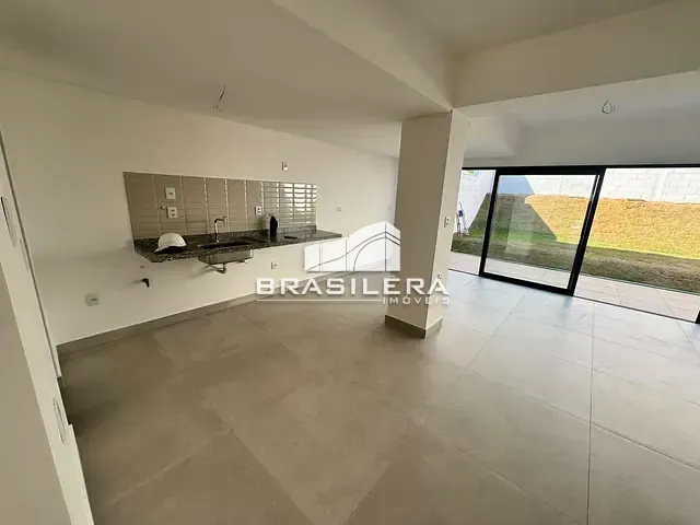 Casa 4 quartos e 5 banheiros, à venda, no bairro Conjunto Residencial Storil em Aparecida de Goiânia