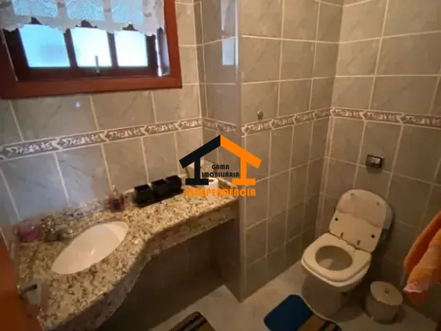 Casa com 1500m² 4 quartos e 4 banheiros, à venda, no bairro Ville Chamonix em Itatiba