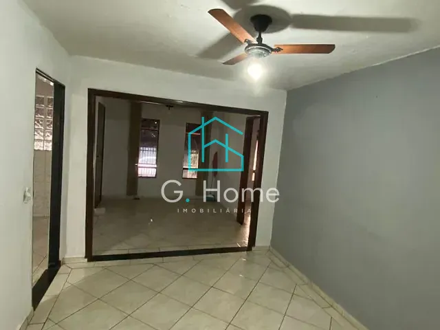 Casa com 250m² 3 quartos e 1 banheiro, à venda, no bairro Conjunto Professora Hilda Mandarino em Londrina