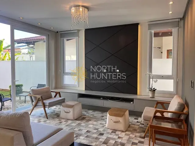 Casa 4 quartos e 4 banheiros, à venda, no bairro Jurerê Internacional em Florianópolis