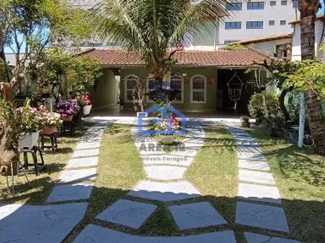 Casa com 300m² 3 quartos e 3 banheiros, à venda, no bairro Indaiá em Caraguatatuba