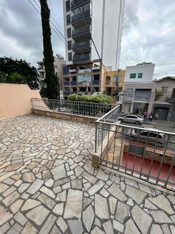 Casa com 385m² 3 quartos e 3 banheiros, à venda, no bairro Centro em Campos dos Goytacazes