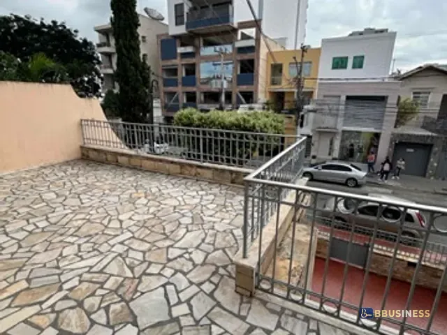 Casa com 385m² 3 quartos e 3 banheiros, à venda, no bairro Centro em Campos dos Goytacazes