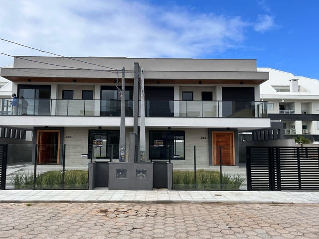 Casa com 250m² 4 quartos e 2 banheiros, à venda, no bairro Ingleses do Rio Vermelho em Florianópolis