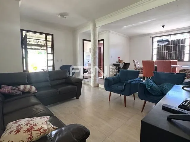 Casa com 370m² 4 quartos e 4 banheiros, para alugar, no bairro Vilas do Atlântico em Lauro de Freitas