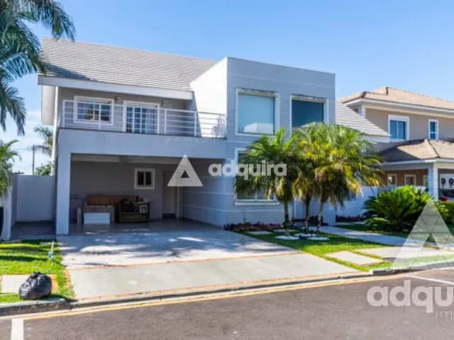 Casa com 587m² 4 quartos e 5 banheiros, à venda, no bairro Centro em Ponta Grossa