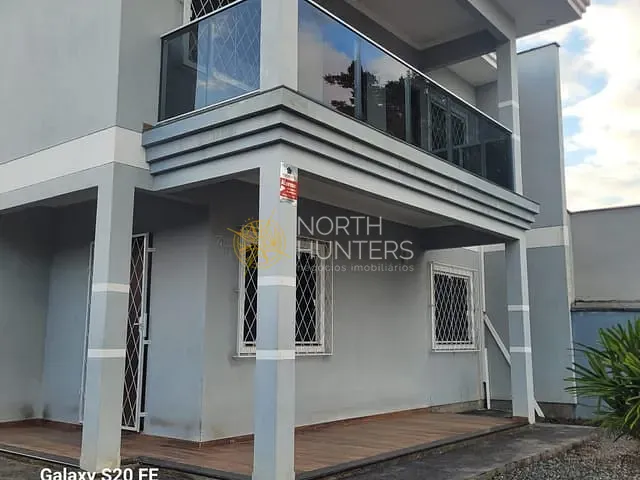 Casa com 222m² 3 quartos e 4 banheiros, à venda ou para alugar, no bairro Panaguamirim em Joinville