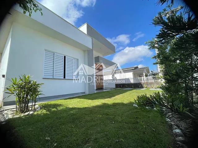 Casa 4 quartos e 5 banheiros, à venda, no bairro Morro dos Conventos em Araranguá
