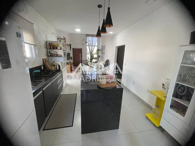 Casa 4 quartos e 5 banheiros, à venda, no bairro Morro dos Conventos em Araranguá