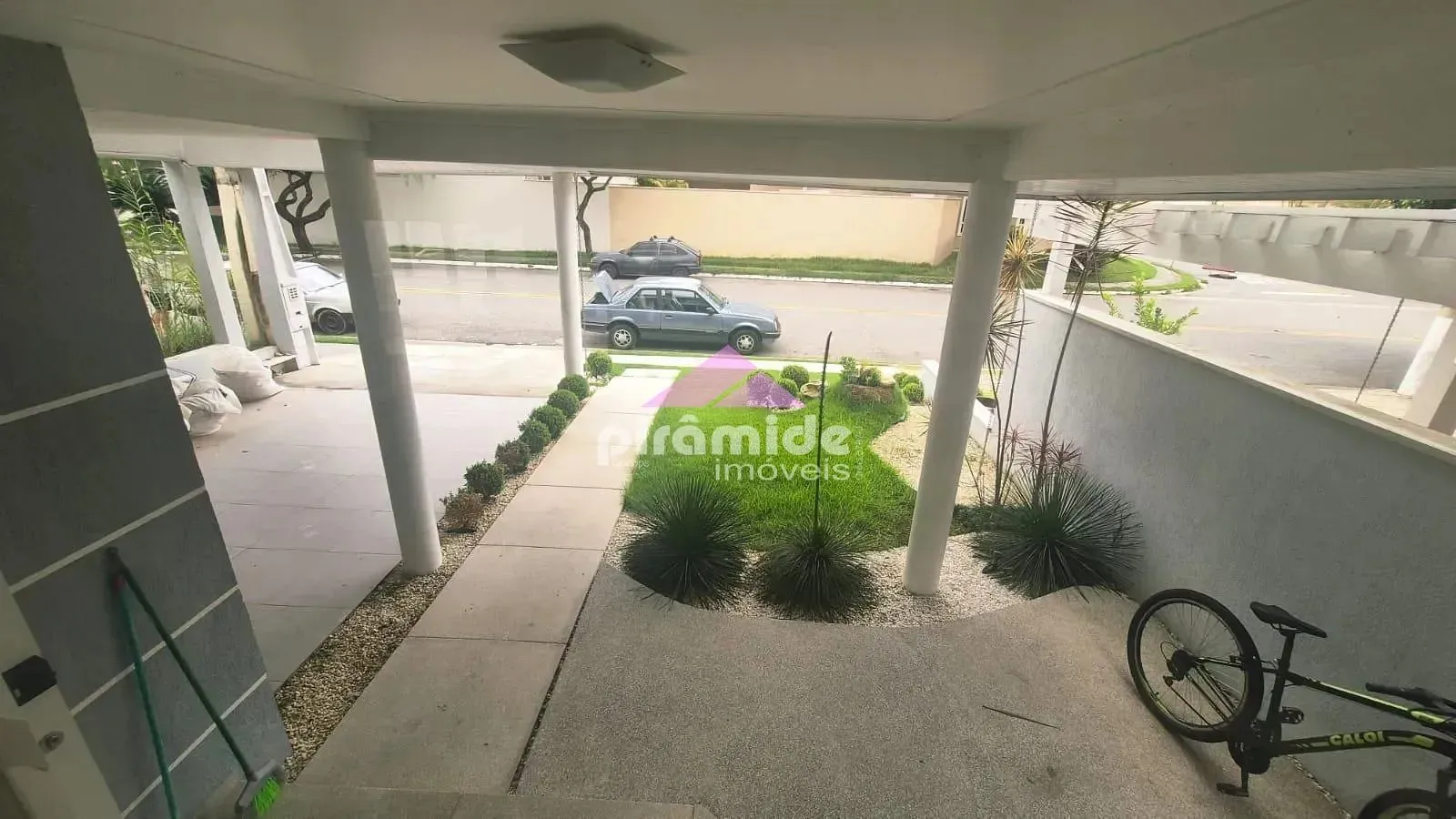 Casa, 3 quartos, 255 m² - Foto 1
