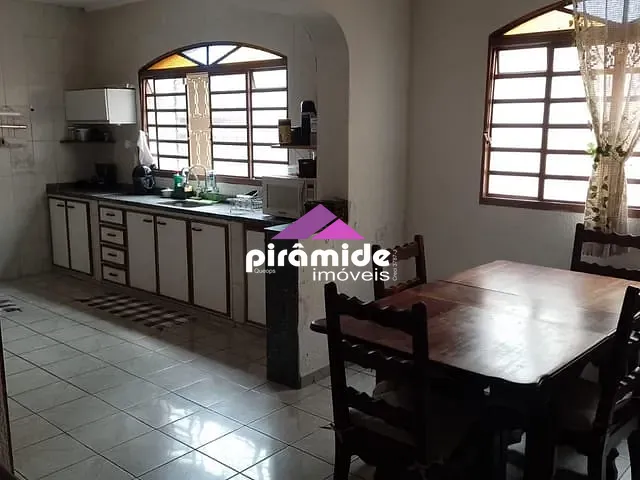 Casa com 275m² 4 quartos e 3 banheiros, à venda, no bairro Bosque dos Eucaliptos em São José dos Campos