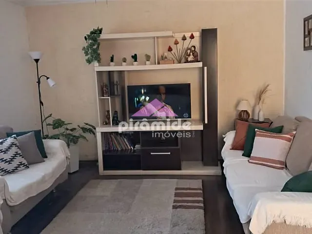 Casa com 275m² 4 quartos e 3 banheiros, à venda, no bairro Bosque dos Eucaliptos em São José dos Campos