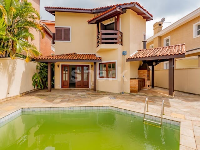 Casa com 360m² 4 quartos e 6 banheiros, à venda, no bairro Alphaville em Santana de Parnaíba