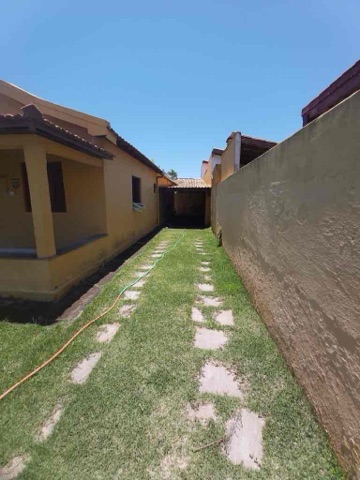 Casa com 450m² 4 quartos e 3 banheiros, à venda ou para alugar, no bairro Grussaí em São João da Barra