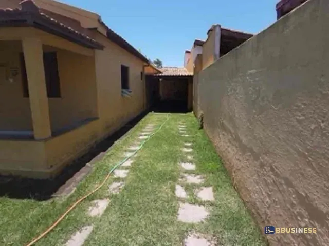 Casa com 450m² 4 quartos e 3 banheiros, à venda ou para alugar, no bairro Grussaí em São João da Barra