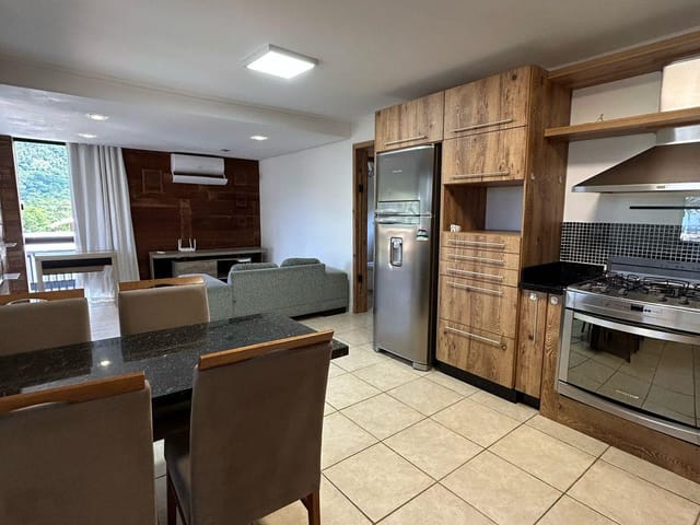 Casa com 360m² 2 quartos e 1 banheiro, para alugar, no bairro São João do Rio Vermelho em Florianópolis