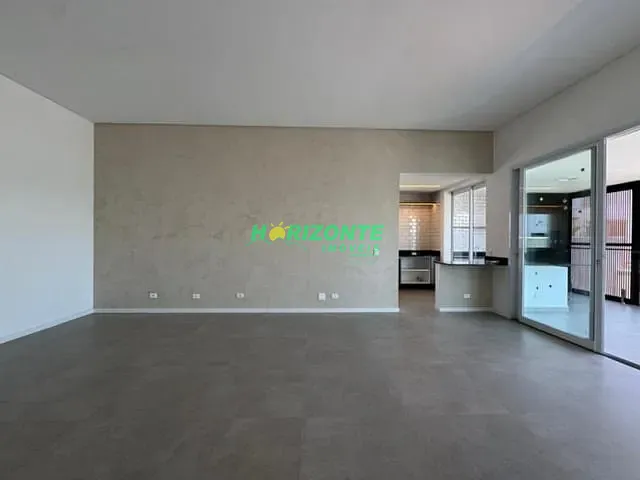 Casa com 451m² 3 quartos e 4 banheiros, à venda, no bairro Urbanova em São José dos Campos