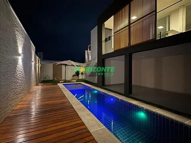 Casa com 451m² 3 quartos e 4 banheiros, à venda, no bairro Urbanova em São José dos Campos