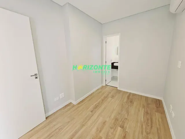 Casa com 451m² 4 quartos e 6 banheiros, à venda, no bairro Urbanova em São José dos Campos