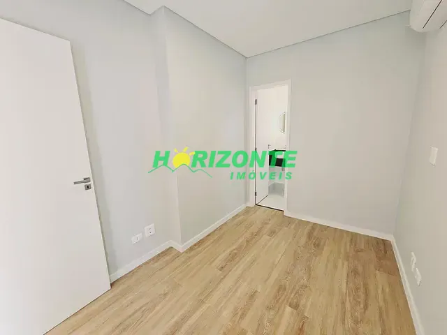 Casa com 451m² 4 quartos e 6 banheiros, à venda, no bairro Urbanova em São José dos Campos
