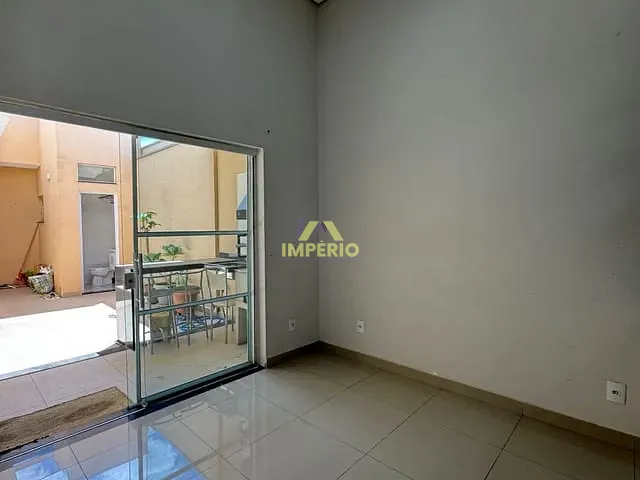 Casa com 175m² 3 quartos e 2 banheiros, para alugar, no bairro Village Moutonnée em Salto