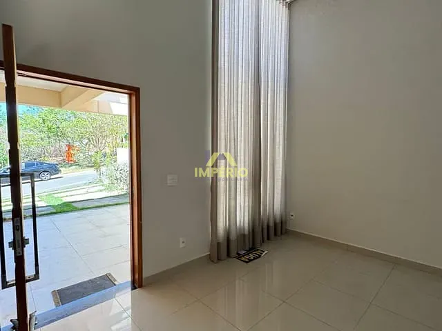 Casa com 175m² 3 quartos e 2 banheiros, para alugar, no bairro Village Moutonnée em Salto