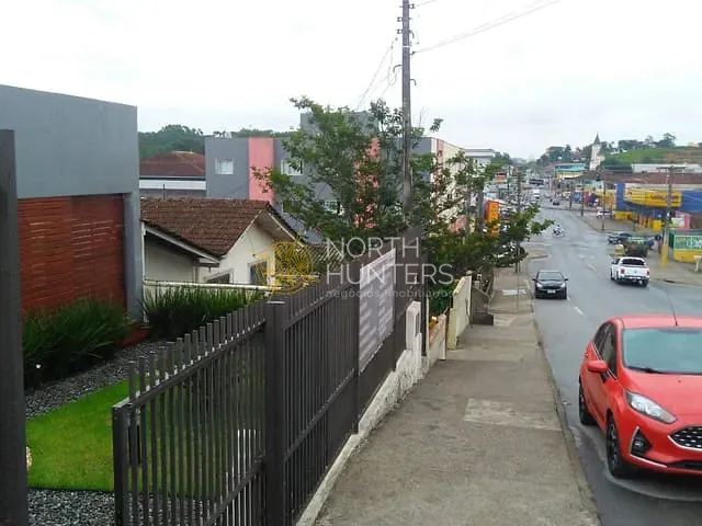 Casa com 150m² 3 quartos e 1 banheiro, à venda, no bairro Paranaguamirim em Joinville