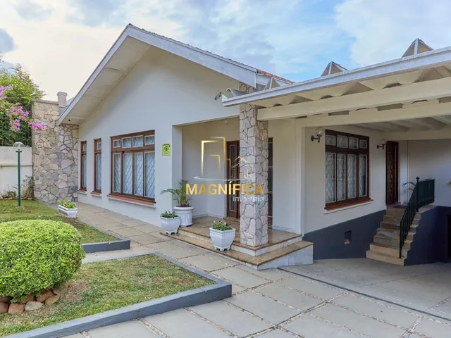 Casa com 420m² 5 quartos e 5 banheiros, à venda, no bairro Vista Alegre em Curitiba