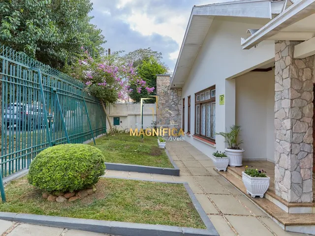 Casa com 420m² 5 quartos e 5 banheiros, à venda, no bairro Vista Alegre em Curitiba
