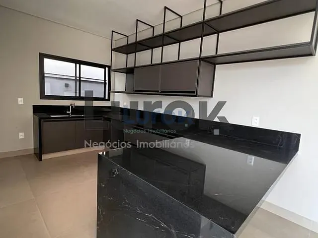Casa com 360m² 3 quartos e 5 banheiros, à venda, no bairro Swiss Park em Campinas