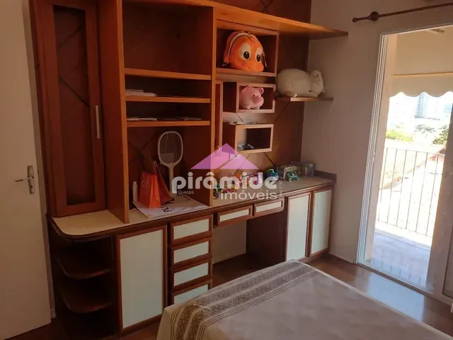 Casa 3 quartos e 4 banheiros, à venda, no bairro Jardim Esplanada em São José dos Campos