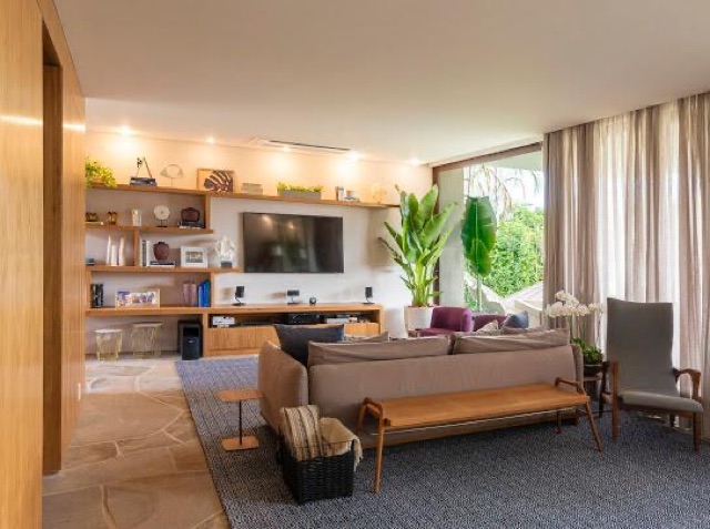 Casa com 2000m² 5 quartos e 5 banheiros, para alugar, no bairro Porto Feliz em Porto Feliz
