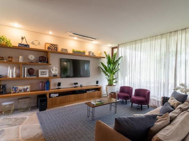 Casa com 2000m² 5 quartos e 5 banheiros, para alugar, no bairro Porto Feliz em Porto Feliz