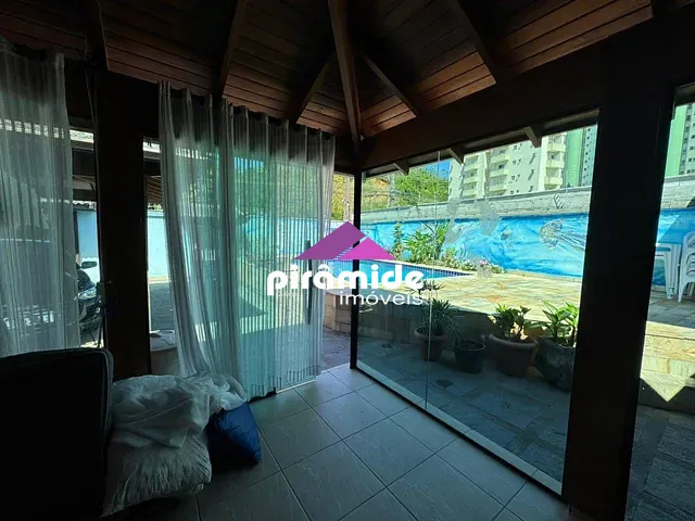 Casa com 417m² 4 quartos e 5 banheiros, à venda, no bairro Prainha em Caraguatatuba