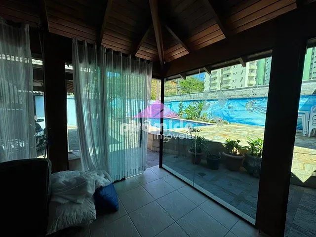 Casa com 417m² 4 quartos e 5 banheiros, à venda, no bairro Prainha em Caraguatatuba