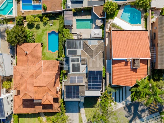 Casa com 640m² 4 quartos e 7 banheiros, à venda, no bairro Alphaville em Santana de Parnaíba