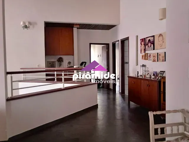 Casa 4 quartos e 2 banheiros, à venda, no bairro Jardim Alvorada em São José dos Campos