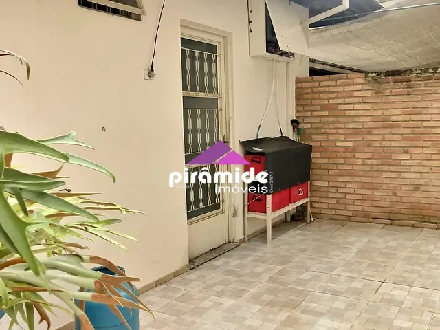 Casa 4 quartos e 2 banheiros, à venda, no bairro Jardim Alvorada em São José dos Campos