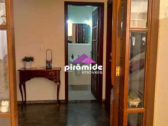 Casa 4 quartos e 2 banheiros, à venda, no bairro Jardim Alvorada em São José dos Campos