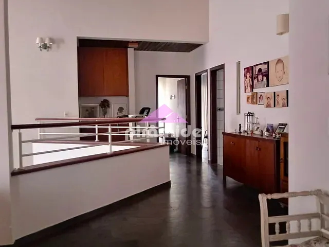 Casa 4 quartos e 2 banheiros, à venda, no bairro Jardim Alvorada em São José dos Campos