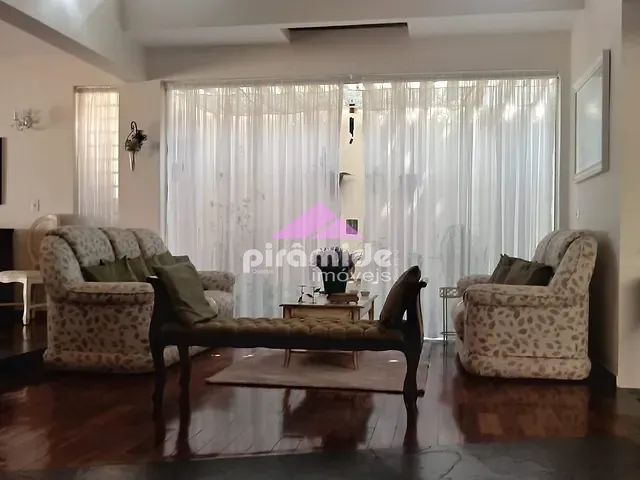 Casa 4 quartos e 2 banheiros, à venda, no bairro Jardim Alvorada em São José dos Campos