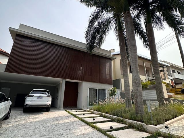 Casa com 420m² 3 quartos e 5 banheiros, à venda, no bairro Alphaville em Santana de Parnaíba