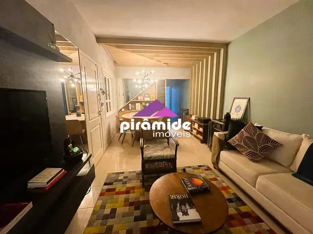 Casa 3 quartos e 4 banheiros, à venda, no bairro Jardim das Indústrias em São José dos Campos