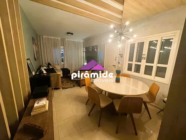 Casa 3 quartos e 4 banheiros, à venda, no bairro Jardim das Indústrias em São José dos Campos