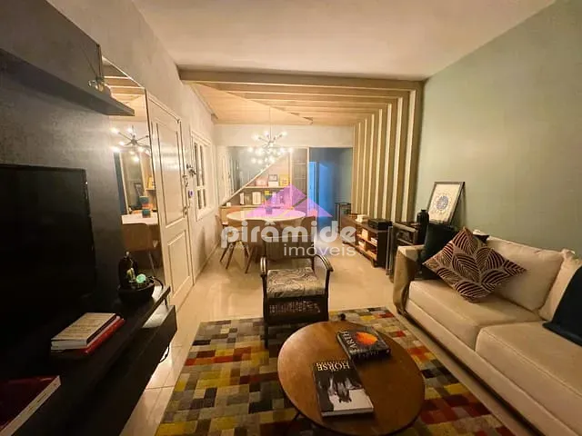 Casa 3 quartos e 4 banheiros, à venda, no bairro Jardim das Indústrias em São José dos Campos